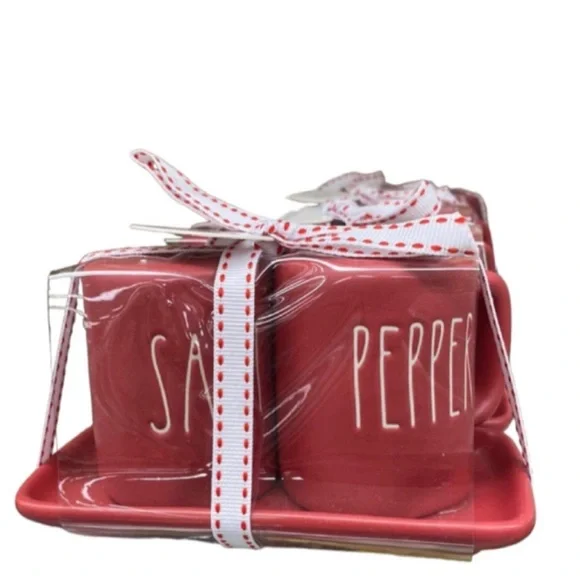 NEW Rae Dunn Salt & Pepper Shaker Set Red - Picture 1 of 5